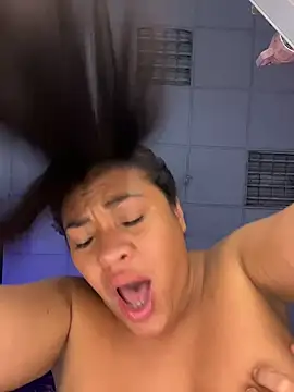 SmileyBabeXXX Adlı Modelin Web Kamerası Şovu