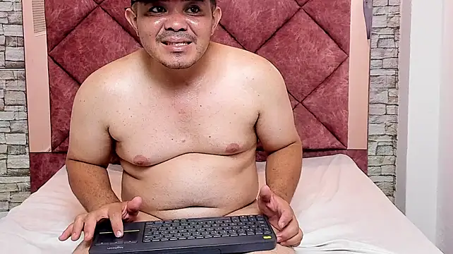 Show modela Isaac_Morgan na web-kameri