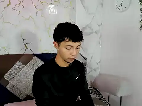 Brian_77_ Webcam-Show