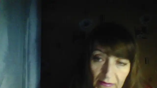 Nikoletta333 élő XXX-chatje