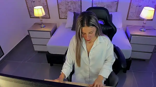 Chat +18 de ania_rummage ao vivo