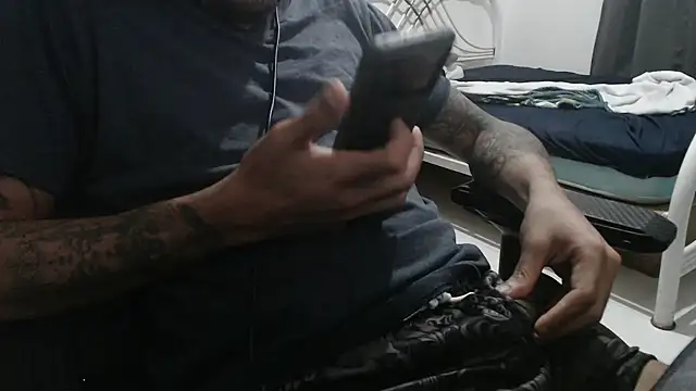 Show modela Azklar na web-kameri