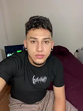 Show modela IvanScoott na web-kameri