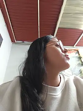 Show modela Luna_Rose1 na web-kameri