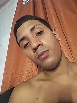 Show modela Master_Boy33 na web-kameri