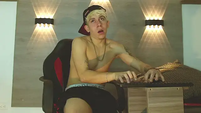 Gaeliitto Show in webcam