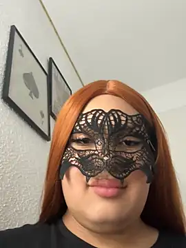 MilanBloom Show in webcam