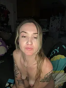 tattedxxxmami's Webcam Show