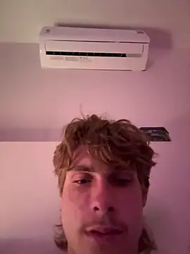 DaddySevenS: διαδικτυακό σόου στην κάμερα