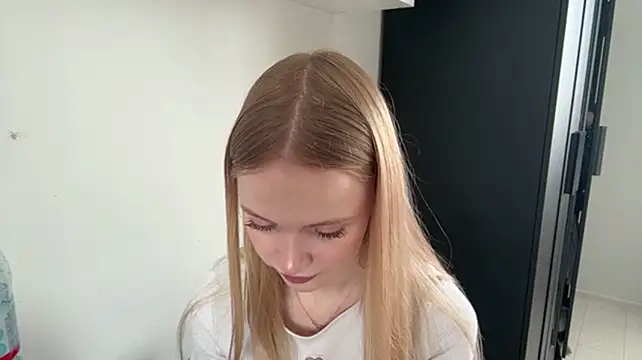 HelenaSuto Webcamshow