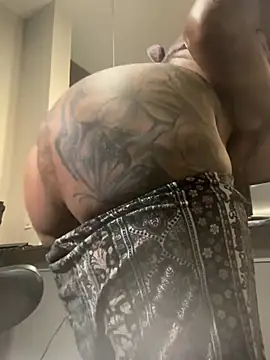 Czat XXX na żywo – Yellaaababyy
