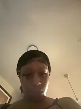 הופעת וובקאם של Yellaaababyy