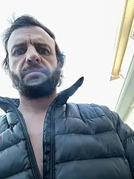 Show modela RattledGarbage na web-kameri