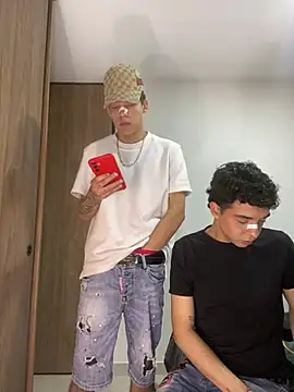 Moises_yoskingg Webcamshow