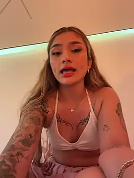 Ariannaa_1's Webcam Show
