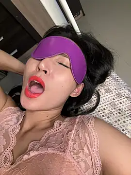MikaRoseX Pertunjukan Webcam