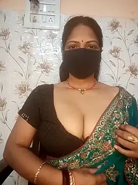 Pooja-121 লাইভ XXX চ্যাট