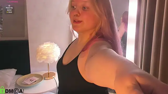 הופעת וובקאם של SunshyRose