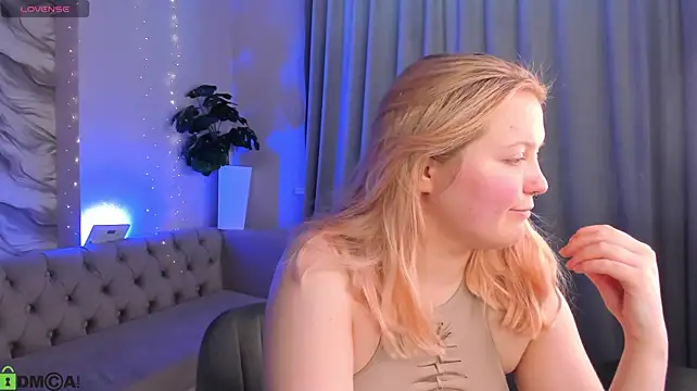SunshyRose Chat XXX in diretta