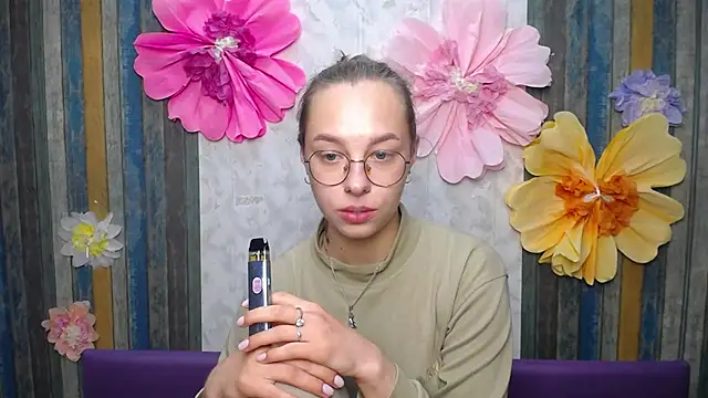 SteshaGlass Chat XXX in diretta