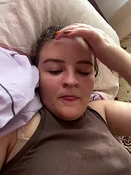 Show modela MandarinkaKiss21 na web-kameri