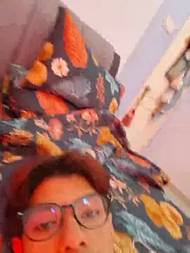 SizeHood Pertunjukan Webcam