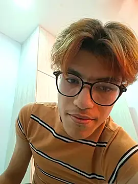 SizeHood Show Webcam