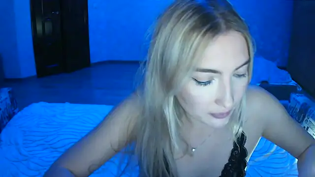 Show modela Mira_rooy na web-kameri