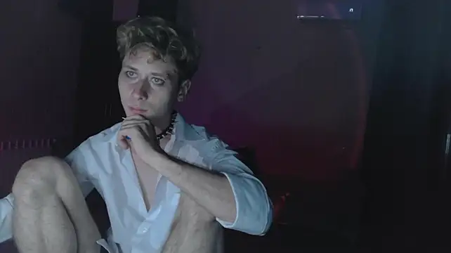 عرض كام luvvLeo
