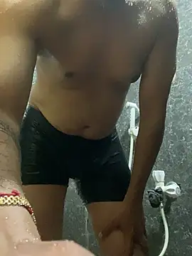 naughty-40-male 网络视讯表演