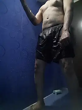 naughty-40-malen Webbikameraesitys