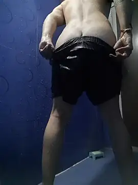 naughty-40-male 在線直播表演