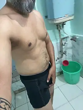 naughty-40-male webcam show