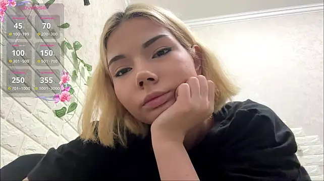 VersieWoodal's Live XXX Chat