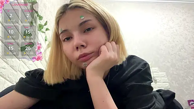 VersieWoodal's Live XXX Chat
