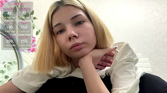 VersieWoodal's Live XXX Chat