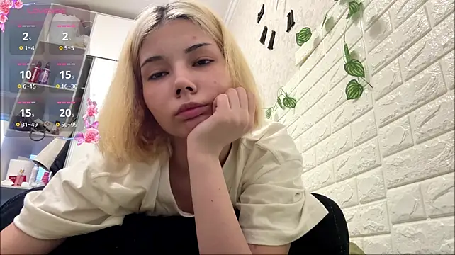 VersieWoodal's Live XXX Chat