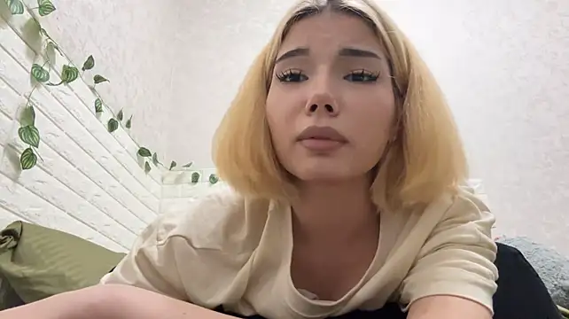 VersieWoodal's Live XXX Chat