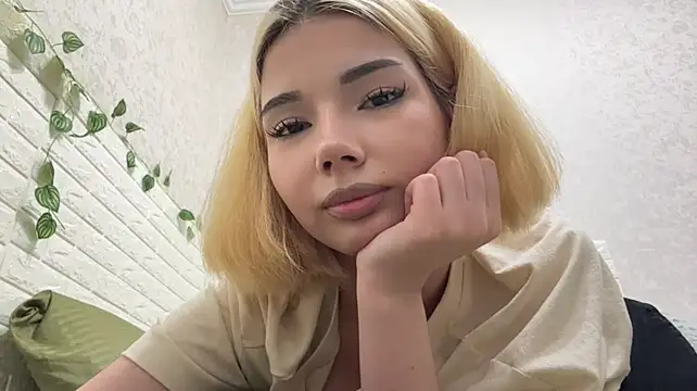 VersieWoodal's Live XXX Chat