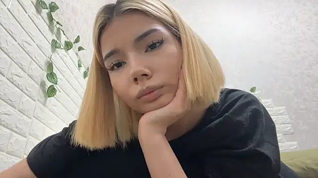 VersieWoodal Adlı Modelin Canlı XXX Sohbeti