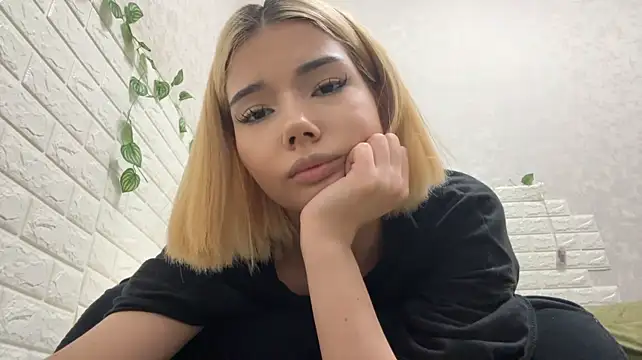 VersieWoodal's Live XXX Chat