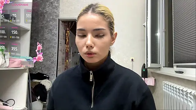 VersieWoodal Adlı Modelin Canlı XXX Sohbeti