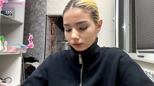 VersieWoodal's Live XXX Chat