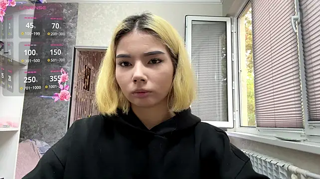 VersieWoodal's Live XXX Chat