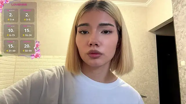 VersieWoodal Adlı Modelin Canlı XXX Sohbeti