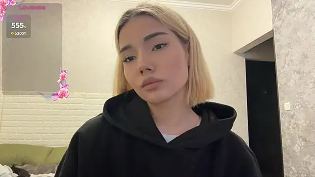 VersieWoodal's Live XXX Chat