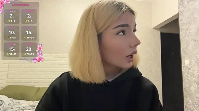 VersieWoodal's Live XXX Chat