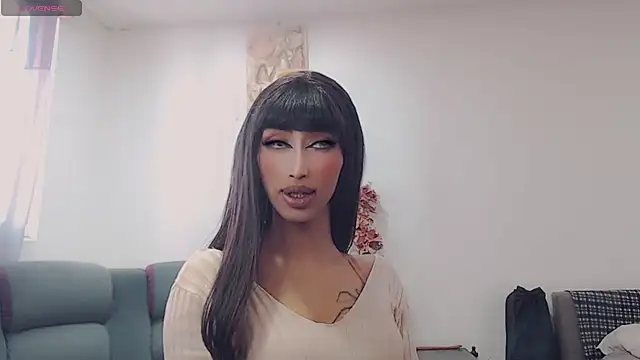 Hilary_Rodriguez_'s Webcam Show
