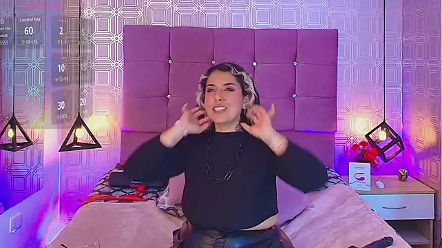 Victoria_Elektra Adlı Modelin Canlı XXX Sohbeti