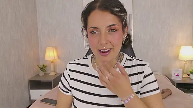 Victoria_Elektra Adlı Modelin Canlı XXX Sohbeti